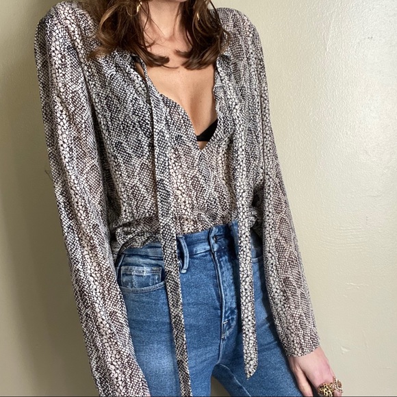 Theory silk snake print blouse - Picture 4 of 8